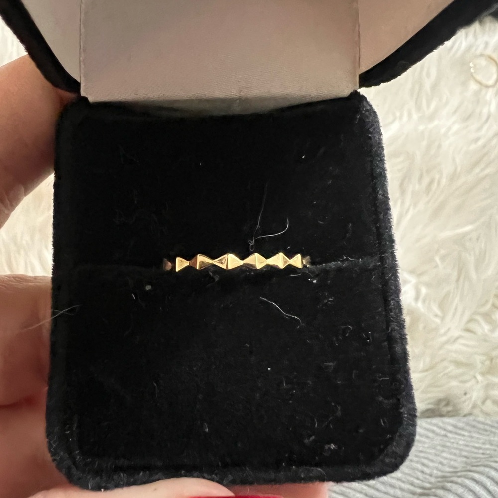Mejuri solid gold band